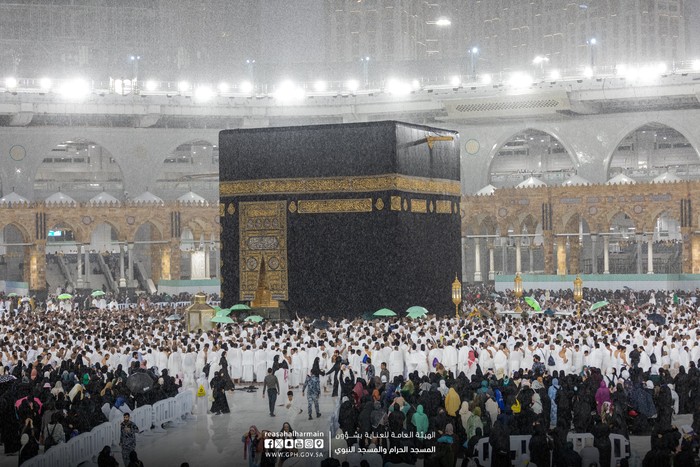 Hujan Lebat Hingga Angin Kencang Landa Kota Makkah Hingga Jumat